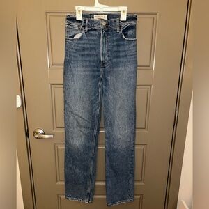 Abercrombie 90’s Straight High Rise Jean